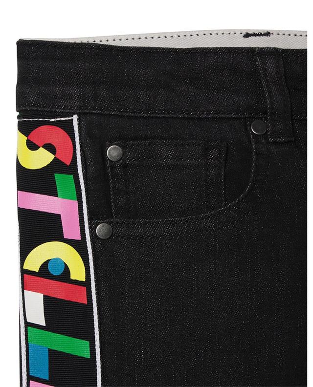 Mädchen-Jeans im Mom-Fit Logo Tape STELLA MCCARTNEY KIDS