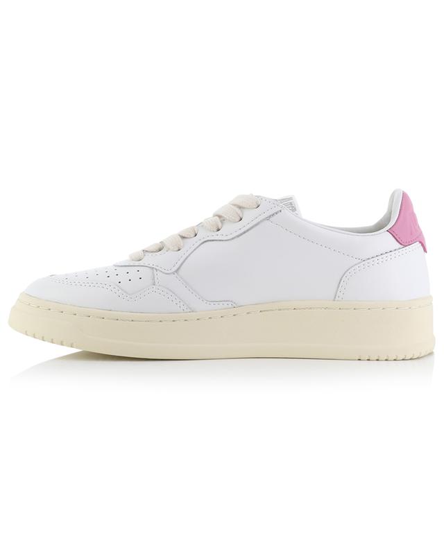 Medalist low-top lace-up sneakers with pink accent AUTRY
