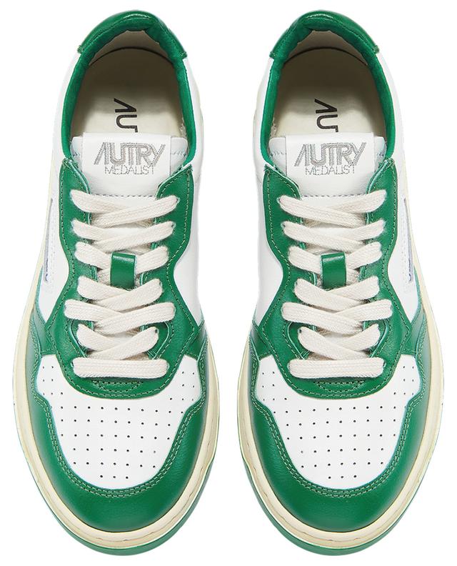 Baskets basses en blanc et vert Medalist AUTRY