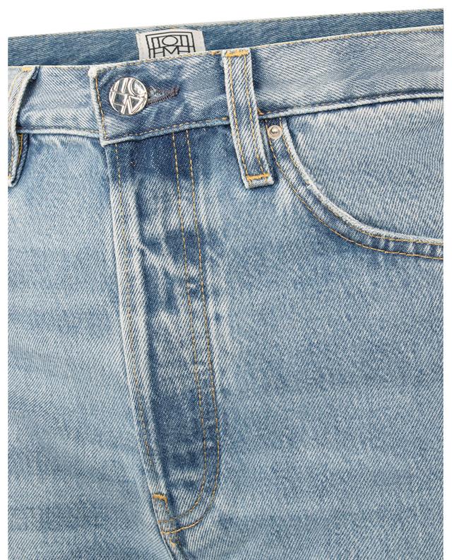 Verkürzte ausgefranste gerade Bio-Baumwoll-Jeans Classic Cut Worn Blue TOTÊME