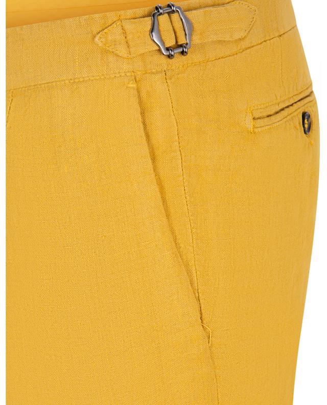 Linen Bermuda shorts with waistband tucks B SETTECENTO