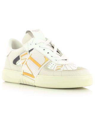 Weisse Materialmix-Sneakers mit goldenen Akzenten VL7N VALENTINO